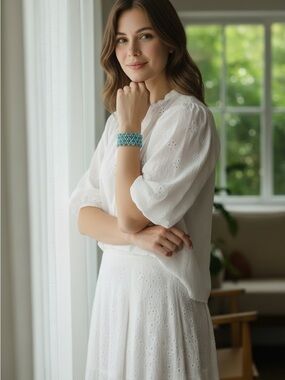 DVF Diane Von Furstenberg wide fashion turquoise bracelet 7 inches never worn.